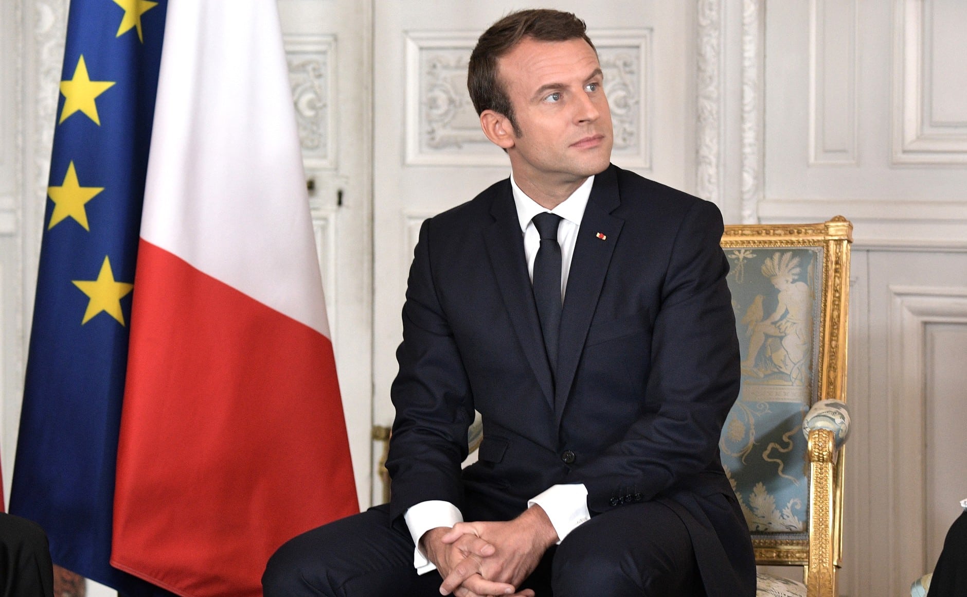 Vladimir_Putin_and_Emmanuel_Macron_(2017-05-29)_06